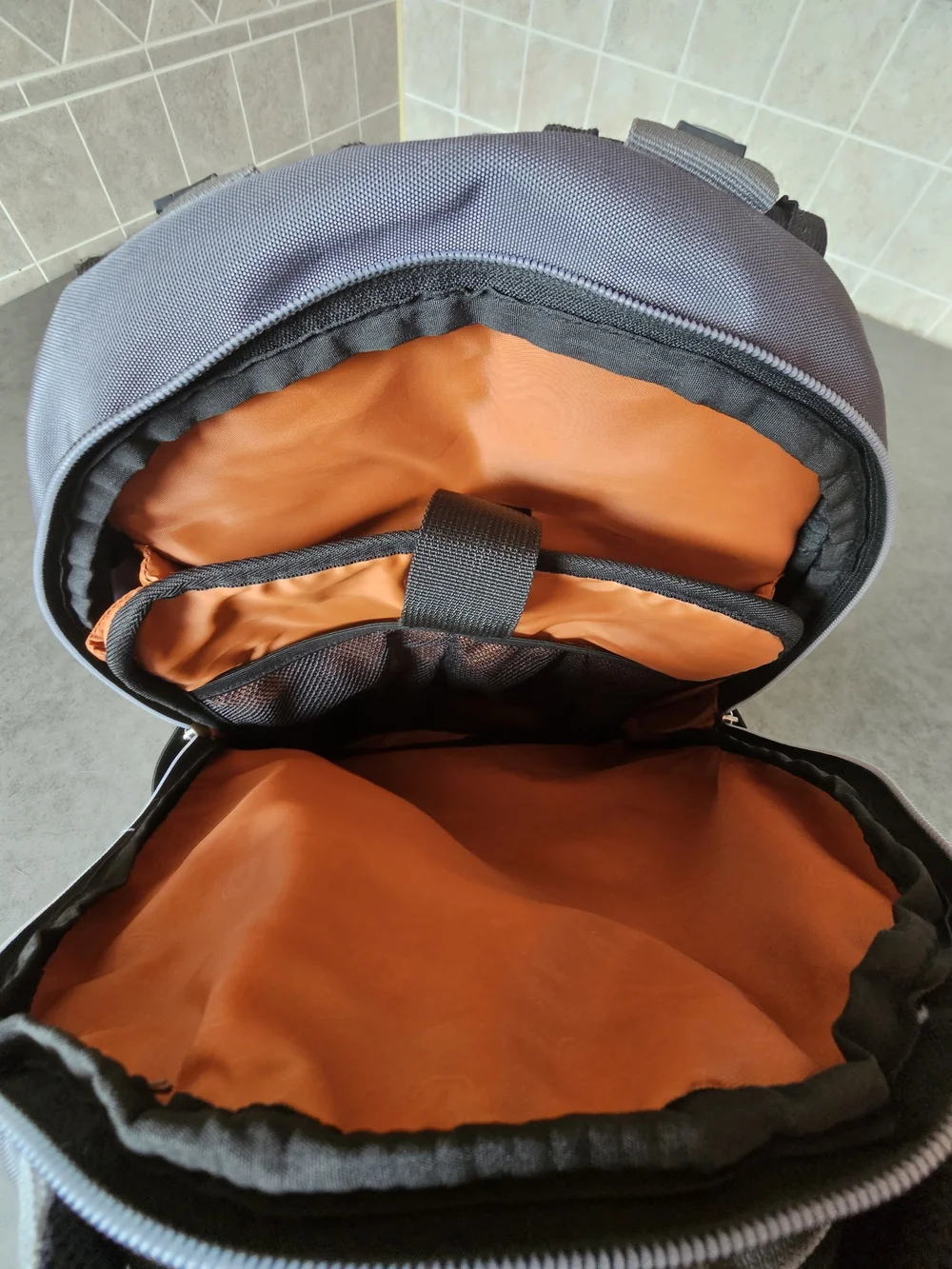 SwissGear Gray Travel Backpack - Durable Men’s Bag